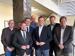RSG-Präsentation in Fohnsdorf: Michael Koren (GF Gesundheitsfonds), Klubobmann Marco Triller, Volkart Kienzl (Bürgermeister von Fohnsdorf), ÖGK-Vorsitzender Josef Harb, Landesrat Karlheinz Kornhäusl, Bernd Leinich (GF Gesundheitsfonds) und Wolfgang Habacher (EPIG-Gesundheitsplanungsinstitut).