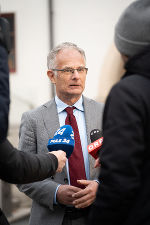 Finanzminister Markus Marterbauer auf Schloss Seggau.