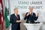 Pressekonferenz nach der LH-Konferenz auf Schloss Seggau: LH Peter Kaiser und LH Anton Mattle.