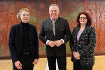 Landeshauptmann Mario Kunasek (M.) und Landesamtsdirektorin Brigitte Scherz-Schaar (r.) mit Bezirkshauptfrau Nina Pölzl in der Bezirkshauptmannschaft Murtal. © Land Steiermark/Mitteregger; bei Quellenangabe honorarfrei