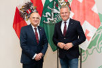 Landeshauptmann Mario Kunasek (r.) empfing den Botschafter von Georgien, Alexander Maisuradze, in der Grazer Burg. © Land Steiermark/Binder; bei Quellenangabe honorarfrei Landeshauptmann Mario Kunasek (r.) empfing den Botschafter von Georgien, Alexander Maisuradze, in der Grazer Burg. © Land Steiermark/Binder; bei Quellenangabe honorarfrei