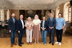 LAbg. Luca Geistler, LAbg. Detlev Eisel-Eiselsberg, KO Claudia Klimt-Weithaler, LAbg. Chiara-Sophia Glawogger, LAbg. Veronika Nitsche, Bildungslandesrat Stefan Hermann und KO Niko Swatek (v.l.) © Land Steiermark/Laimer; bei Quellenangabe honorarfrei