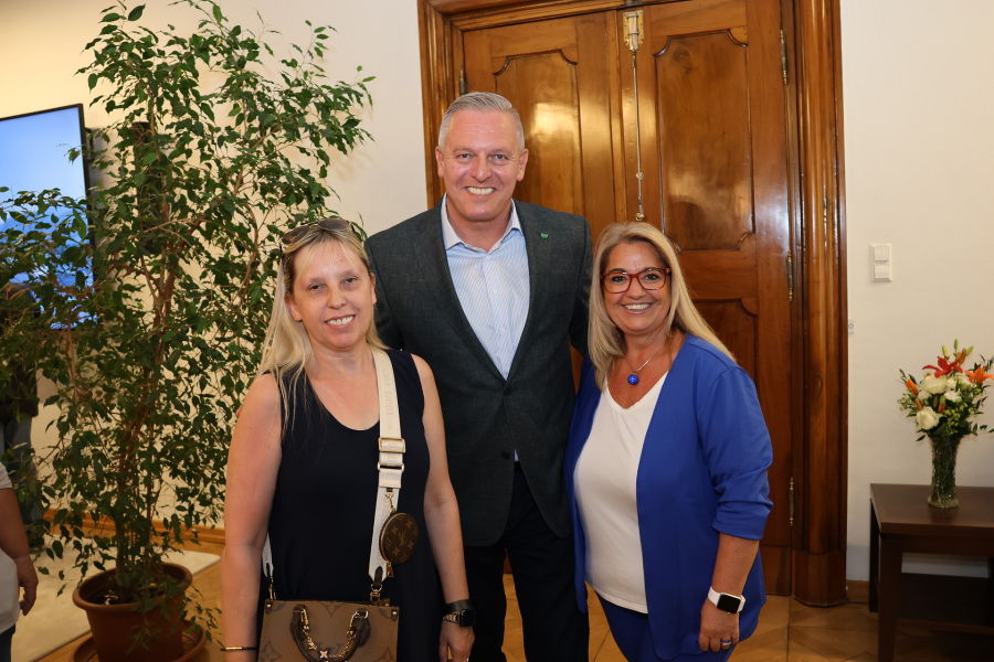 In der Grazer Burg konnte Landeshauptmann Mario Kunasek zahlreiche Besucher zum Tag der offenen Tür begrüßen.