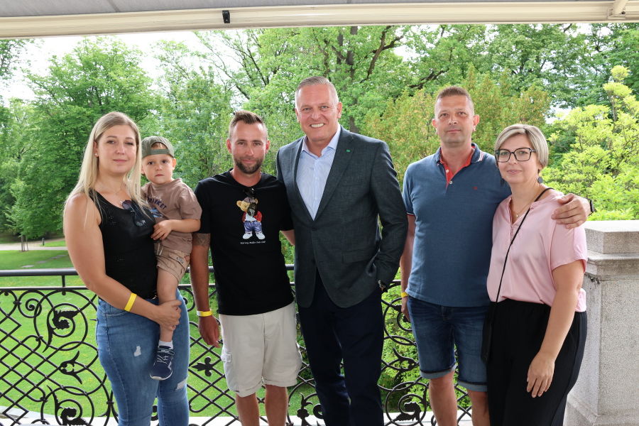 In der Grazer Burg konnte Landeshauptmann Mario Kunasek zahlreiche Besucher zum Tag der offenen Tür begrüßen.