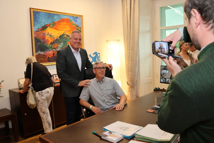 In der Grazer Burg konnte Landeshauptmann Mario Kunasek zahlreiche Besucher zum Tag der offenen Tür begrüßen.