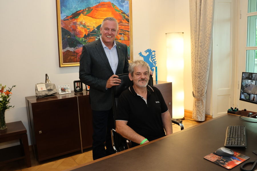 In der Grazer Burg konnte Landeshauptmann Mario Kunasek zahlreiche Besucher zum Tag der offenen Tür begrüßen.