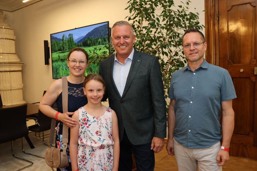 In der Grazer Burg konnte Landeshauptmann Mario Kunasek zahlreiche Besucher zum Tag der offenen Tür begrüßen.