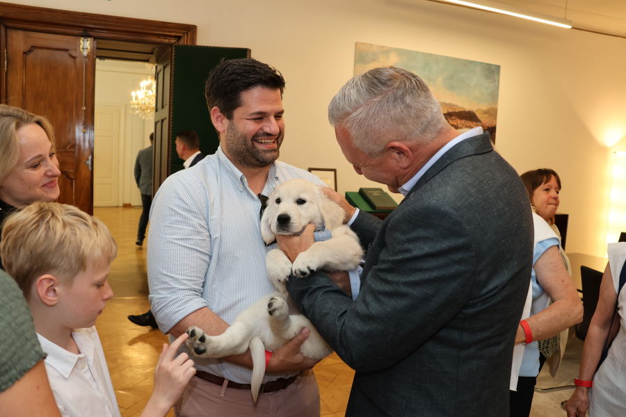 In der Grazer Burg konnte Landeshauptmann Mario Kunasek zahlreiche Besucher zum Tag der offenen Tür begrüßen.