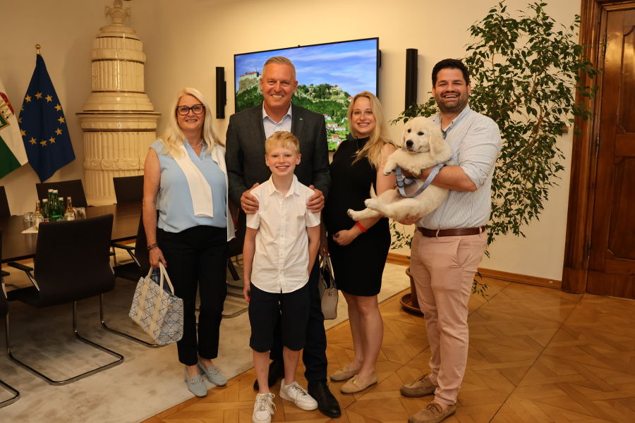 In der Grazer Burg konnte Landeshauptmann Mario Kunasek zahlreiche Besucher zum Tag der offenen Tür begrüßen.