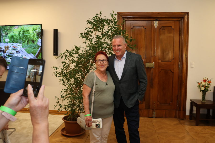 In der Grazer Burg konnte Landeshauptmann Mario Kunasek zahlreiche Besucher zum Tag der offenen Tür begrüßen.