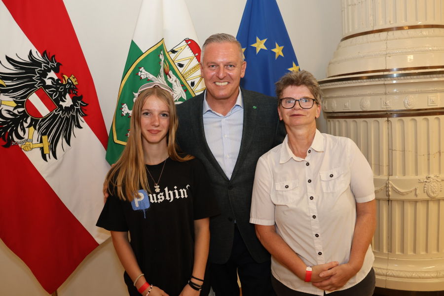 In der Grazer Burg konnte Landeshauptmann Mario Kunasek zahlreiche Besucher zum Tag der offenen Tür begrüßen.