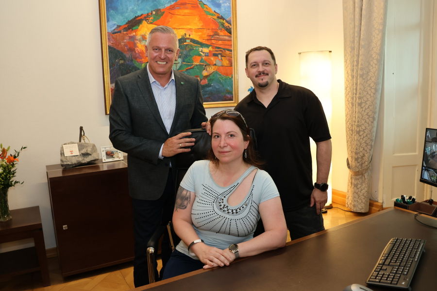 In der Grazer Burg konnte Landeshauptmann Mario Kunasek zahlreiche Besucher zum Tag der offenen Tür begrüßen.