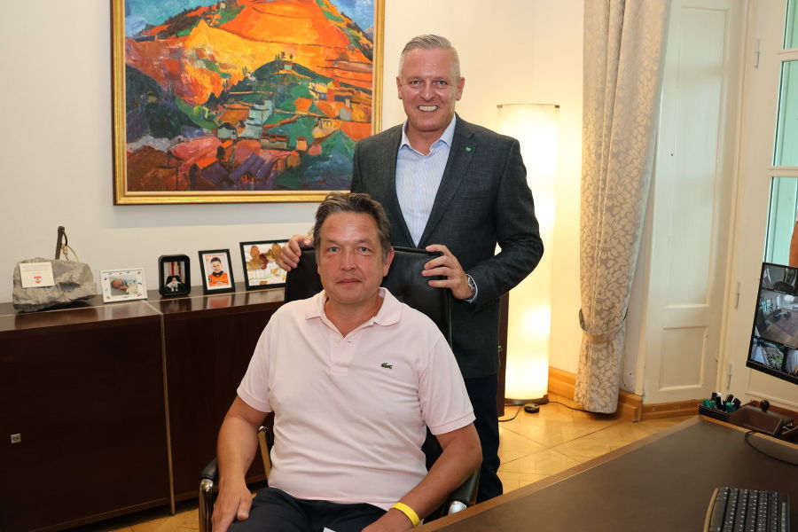 In der Grazer Burg konnte Landeshauptmann Mario Kunasek zahlreiche Besucher zum Tag der offenen Tür begrüßen.