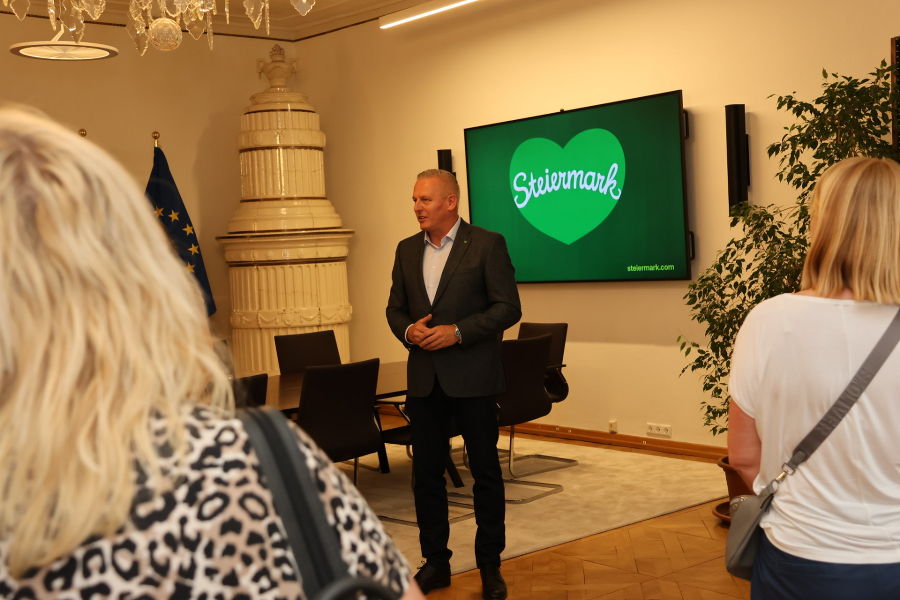 In der Grazer Burg konnte Landeshauptmann Mario Kunasek zahlreiche Besucher zum Tag der offenen Tür begrüßen.