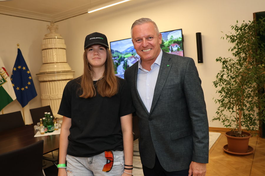 In der Grazer Burg konnte Landeshauptmann Mario Kunasek zahlreiche Besucher zum Tag der offenen Tür begrüßen.