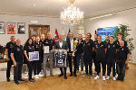 Gruppenbild vom Empfang für die Volleyballmeister