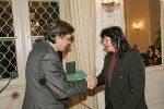 Landeshauptmann Mag. Franz Voves gratuliert Christopher Bosic und Sabine Psenicnik zur  Steirischen Lebensrettungsmedaille am weiß-grünen Band 
