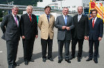 (v.l.) Dr. Hannes Androsch (Vorsitzender des Aufsichtsrates der AT&S), Dr. Matthias Konrad (Bürgermeister der Stadt Leoben), Landeshauptmann Mag. Franz Voves, Bundeskanzler Dr. Alfred Gusenbauer, Ing. Willibald Dörflinger (stellvertretender Aufsichtsratsvorsitzender der AT&S) und Dr. Harald Sommerer (Vorstandsvorsitzender der AT&S) vor dem AT&S-Stammsitz in Leoben-Hinterberg anlässlich des heutigen 25jährigen Firmenjubiläums. Foto: Landespressedienst;
