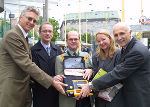 von links:  Ing. Gerhard Mayer (Telekom Austria), Stadtrat Detlev Eisel-Eiselsberg, Prof. Dr. Berthold Petutschnig, Mag. Birgit Dorner (Telekom Austria) und Landtagsabgeordneter Eduard Hamedl, Foto Gerhard Dusek.