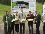 (v.l.n.r.: Landeshauptmann Mag. Franz Voves, Michael Leypold (Obmann Tourismusverband Hochsteiermark), Klaus Hulatsch (Mariazellerland GmbH), Franz Mayr-Melnhof-Saurau (Investor), LAbg. Josef Straßberger, Bertram Mayer; Foto: IKM