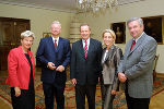 v.l.n.r. LH Waltraud Klasnic, Ministerpräsident Roland Koch, Staatsminister Udo Corts, LR Kristina Edlinger-Ploder und LR Hermann Schützenhöfer. Foto: Gerhard Dusek