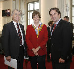 Landesamtsdirektor Dr. Gerhard Ofner (links), der gemeinsam mit Ministerialrätin Dr. Elisabeth Dearing vom Bundeskanzleramt die Bezirkshauptleutekonferenz organisiert hatte und Landeshauptmann Mag. Franz Voves. Foto: Robert Frankl