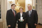 (von links): Landeshauptmann Mag. Franz Voves, Mag. Brigitte Ederer und Siegfried Schrittwieser, Präsident des Landtags Steiermark. Foto Frankl (von links): Landeshauptmann Mag. Franz Voves, Mag. Brigitte Ederer und Siegfried Schrittwieser, Präsident des Landtags Steiermark. Foto Frankl