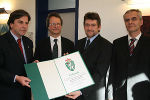 v.l.n.r.: Landeshauptmann Franz Voves mit den drei I.S.A. Gründern und Geschäftsführern Dipl. Ing. Markus Sammer, Dipl. Ing. Karl-Heinz Pichler und Dr. Werner Schaberl. Foto: Landespressedienst v.l.n.r.: Landeshauptmann Franz Voves mit den drei I.S.A. Gründern und Geschäftsführern Dipl. Ing. Markus Sammer, Dipl. Ing. Karl-Heinz Pichler und Dr. Werner Schaberl. Foto: Landespressedienst