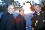  (v.l.n.r:): Landtagspräsident Reinhold Purr, LH Waltraud Klasnic mit Landesfeuerwehrkommandant Franz Hauptmann bei der Feier „30 Jahre Feuerwehr- und Zivilschutzschule Steiermark“, im Hintergrund die Simulation eines Leichtmetallspänebrandes, Foto: Dusek. 