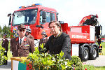 Landeshauptmann Mag. Franz Voves bei seiner Rede anlässlich der Segnung des neuen Einsatzfahrzeuges der Freiwilligen Feuerwehr Stainz, links daneben HBI Franz Rexeis. Foto: Foto Zapfl Stainz Landeshauptmann Mag. Franz Voves bei seiner Rede anlässlich der Segnung des neuen Einsatzfahrzeuges der Freiwilligen Feuerwehr Stainz, links daneben HBI Franz Rexeis. Foto: Foto Zapfl Stainz