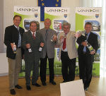 Gesprächspartner bei der Pressekonferenz (von links): LAbg. Erwin Dirnberger, Bürgermeister Bernd Rosenberger, Obmann Dipl.-Ing. Bruno Saurer, Dipl.-Ing. Helmut Nickl und Bürgermeister Jo-sef Niggas 