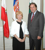 v.l.: Die Generalkonsulin der Republik Serbien, Sonja Asanović-Todorović, stattete dieser Tage Landeshauptmann Mag. Franz Voves ihren Abschiedsbesuch ab. Foto: Europaabteilung; Abdruck bei Quellenangabe honorarfrei. v.l.: Die Generalkonsulin der Republik Serbien, Sonja Asanović-Todorović, stattete dieser Tage Landeshauptmann Mag. Franz Voves ihren Abschiedsbesuch ab. Foto: Europaabteilung; Abdruck bei Quellenangabe honorarfrei.