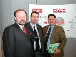 Der Leiter der Fachabteilung 7B Dr. Kurt Kalcher (links) mit Dipl.-Ing. Christian Eckhart (ICOMEDIAS) und Andreas Hawranek. Der Leiter der Fachabteilung 7B Dr. Kurt Kalcher (links) mit Dipl.-Ing. Christian Eckhart (ICOMEDIAS) und Andreas Hawranek.
