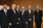 (von links) Dr. Wolfgang Schinagl (WKO), Sicherheitsdirektor Mag. Josef Klamminger, KSÖ-Präsident Mag. Michael Sika, Mag. Gerhard Widmann, Dr. Hans Zeger (ARGE Daten) und Paul Caldwell (FBI) © Foto: Landespressedienst