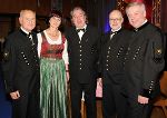 Karl Detschmann, ehemaliger Braunions-Verkaufsdirektor, Vizebürgermeisterin Eva-Maria Lipp, Peter Cmager und Prof. Mag. Gerhard Freiinger, Geschäftsführer und Obmann des Vereins „Steirische Eisenstraße“ sowie LH-Stv. Hermann Schützenhöfer © Land Steiermark Karl Detschmann, ehemaliger Braunions-Verkaufsdirektor, Vizebürgermeisterin Eva-Maria Lipp, Peter Cmager und Prof. Mag. Gerhard Freiinger, Geschäftsführer und Obmann des Vereins „Steirische Eisenstraße“ sowie LH-Stv. Hermann Schützenhöfer