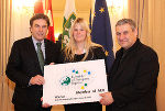 LH Voves mit den Europatagsorganisatoren Dr. Silvia Millner (Europaabteilung) und Max Aufischer. 