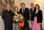 Rudolf Hajek, Ferdinand Lienhart, Bernadette I, Robert Buchsbaum und Andrea Rauch beschenkten LH Voves in Vertretung aller steirischen GärtnerInnen und FloristInnen © LPD/ Foto bei Quellenangabe honorarfrei Rudolf Hajek, Ferdinand Lienhart, Bernadette I, Robert Buchsbaum und Andrea Rauch beschenkten LH Voves in Vertretung aller steirischen GärtnerInnen und FloristInnen