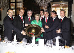 v.l.n.r. Alen Skoro, Präsident Mag. Rudi Roth., Landesrat Hermann Schützenhöfer, Landeshauptmann Waltraud Klasnic, Dominic Hassler, Trainer Walter Schachner, Martin Amerhauser und Andreas Schranz. Foto Fischer v.l.n.r. Alen Skoro, Präsident Mag. Rudi Roth., Landesrat Hermann Schützenhöfer, Landeshauptmann Waltraud Klasnic, Dominic Hassler, Trainer Walter Schachner, Martin Amerhauser und Andreas Schranz. Foto Fischer