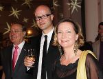 War begeistert von den multikulturellen Tanz- und Showeinlagen: Kulturlandesrätin Bettina Vollath © Landespressedienst/ Foto bei Quellenangabe honorarfrei War begeistert von den multikulturellen Tanz- und Showeinlagen: Kulturlandesrätin Bettina Vollath