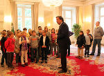 Der Weiße Saal beeindruckte die Schülerinnen und Schüler; Foto bei Quellenangabe honorarfrei © Foto: Landespressedienst Der Weiße Saal beeindruckte die Schülerinnen und Schüler; Foto bei Quellenangabe honorarfrei