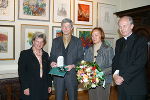 v.l.n.r. Landeshauptmann Waltraud Klasnic, Prof. Dr. Reinhard Olt mit Gattin Ursula und Bischof Dr. Egon Kapellari. Foto Kolaric