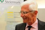 Univ.-Prof. Reinhard Rack von der KF-Uni Graz sieht die Schwierigkeit, alle 27 EU-Staaten auf einen Nenner zu bringen. Univ.-Prof. Reinhard Rack von der KF-Uni Graz sieht die Schwierigkeit, alle 27 EU-Staaten auf einen Nenner zu bringen.
