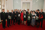 Gruppenfoto von geehrten ehemaligen Landtagsabgeordneten gemeinsam mit LH Voves und LH-Stv. Schützenhöfer © Foto Frankl; bei Quellenangabe honorarfrei Gruppenfoto von geehrten ehemaligen Landtagsabgeordneten gemeinsam mit LH Voves und LH-Stv. Schützenhöfer