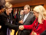 Bei den "OPEN DAYS" traf sie mit AdR-Präsidentin Mercedes Bresso (links) und EU-Kommissar Johannes Hahn (Mitte) zusammen ... © Steiermark-Büro Brüssel Bei den "OPEN DAYS" traf sie mit AdR-Präsidentin Mercedes Bresso (links) und EU-Kommissar Johannes Hahn (Mitte) zusammen ...