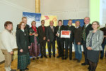 Das Energieteam der Gemeinde Semriach mit LR Siegfried Schrittwieser (6.v.r.), Bgm. Jakob Taibinger (5.v.r.) und Helga Rally vom Landesenergieverein (1.v.r.)