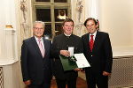 Gruppenbild mit dem geehrten Johann Tauchmann