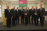 LR Buchmann, LH-Stv. Schützenhöfer, Peter Pakesch, LH Voves, BP Fischer, Franz Harnoncourt-Unverzagt, Wolfgang Muchitsch, BM Schmied und Bürgermeister Siegfried Nagl in der Aula der Alten Universität, v.l., © UMJ LR Buchmann, LH-Stv. Schützenhöfer, Peter Pakesch, LH Voves, BP Fischer, Franz Harnoncourt-Unverzagt, Wolfgang Muchitsch, BM Schmied und Bürgermeister Siegfried Nagl in der Aula der Alten Universität, v.l.,