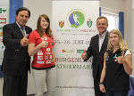 LH Voves, Katharina Schützenhöfer (Beach-Volleyball, U20-Europameisterin 2011, U19-Vizeweltmeisterin 2011, U18 und U20-Staatsmeisterin 2012), Sarah Strohmayer (Judo, steirische Nachwuchssportlerin 2010, U17- Staastmeisterin 2011) und LH Niessl (v.l.) © Bgld. Landesmedienservice; bei Quellenangabe honorarfrei LH Voves, Katharina Schützenhöfer (Beach-Volleyball, U20-Europameisterin 2011, U19-Vizeweltmeisterin 2011, U18 und U20-Staatsmeisterin 2012), Sarah Strohmayer (Judo, steirische Nachwuchssportlerin 2010, U17- Staastmeisterin 2011) und LH Niessl (v.l.)