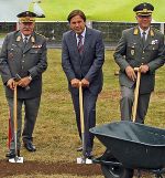 Generalstabchef Edmund Entacher, LH Franz Voves und der steirische Militärkommandant Heinz Zöllner beim Spatenstich in Strass © Foto: Militärkommando Steiermark; bei Quellenangabe honorarfrei