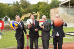 Bgm. Nagl, LH Voves, ASKÖ-Präsident Widmann und Sportstadtrat Eisel-Eiselsberg (v.l.) beim Spatenstich des neuen "ASKÖ-Center" Bgm. Nagl, LH Voves, ASKÖ-Präsident Widmann und Sportstadtrat Eisel-Eiselsberg (v.l.) beim Spatenstich des neuen "ASKÖ-Center"